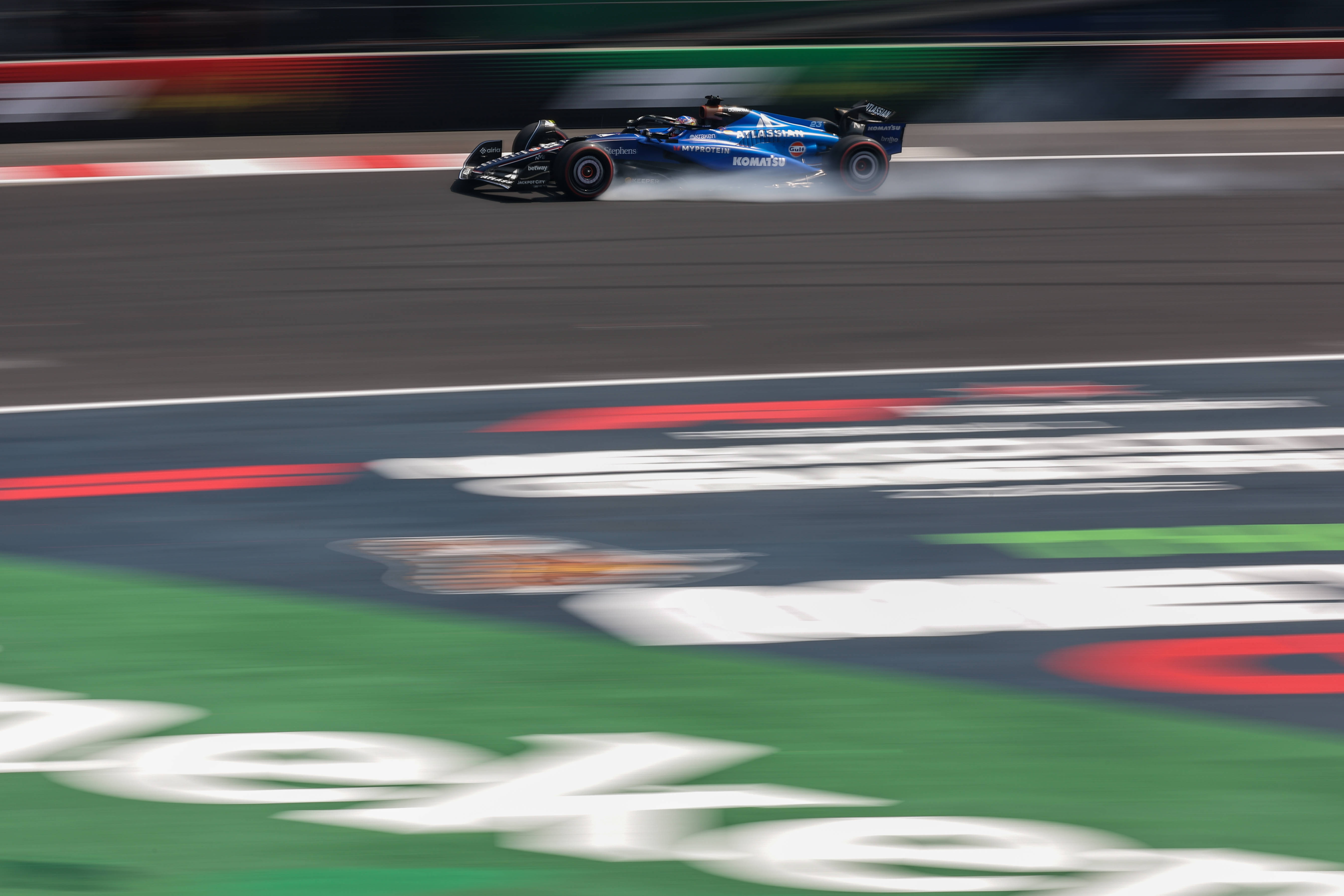 哈斯车队翻盘红牛二队，阿隆索统治全场