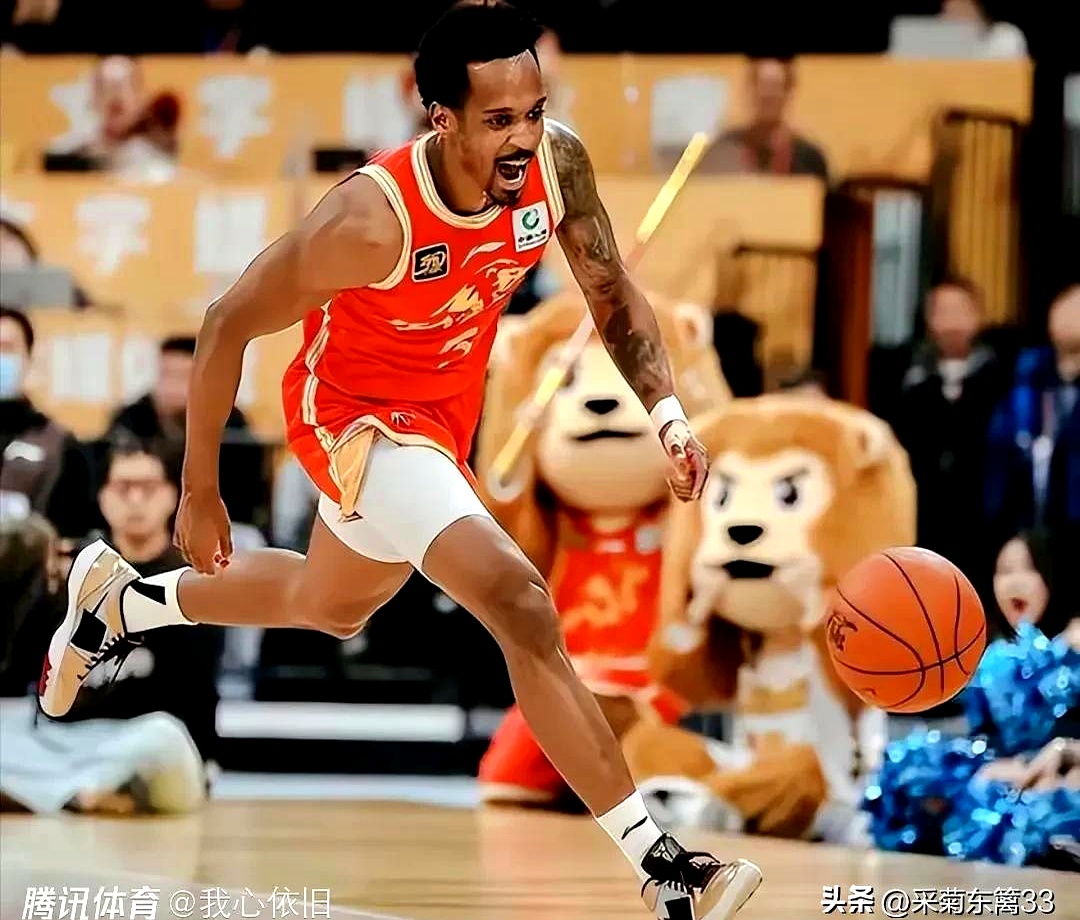 爱游戏下载-湖人翻盘北京队，胡金秋统治全场