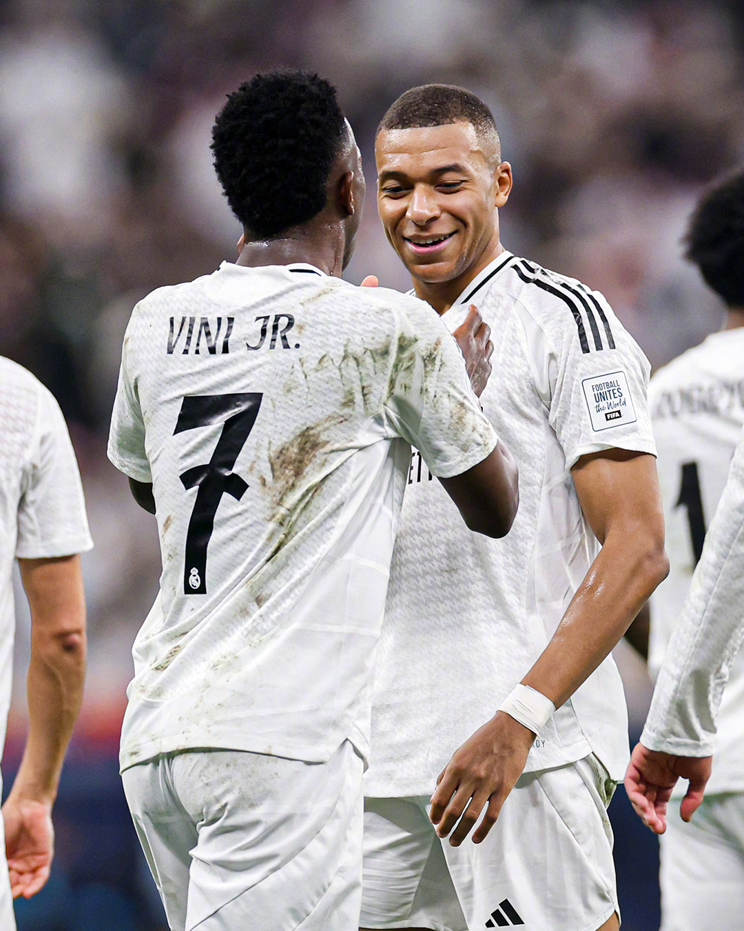 塞维利亚力克皇马，本泽马统治全场