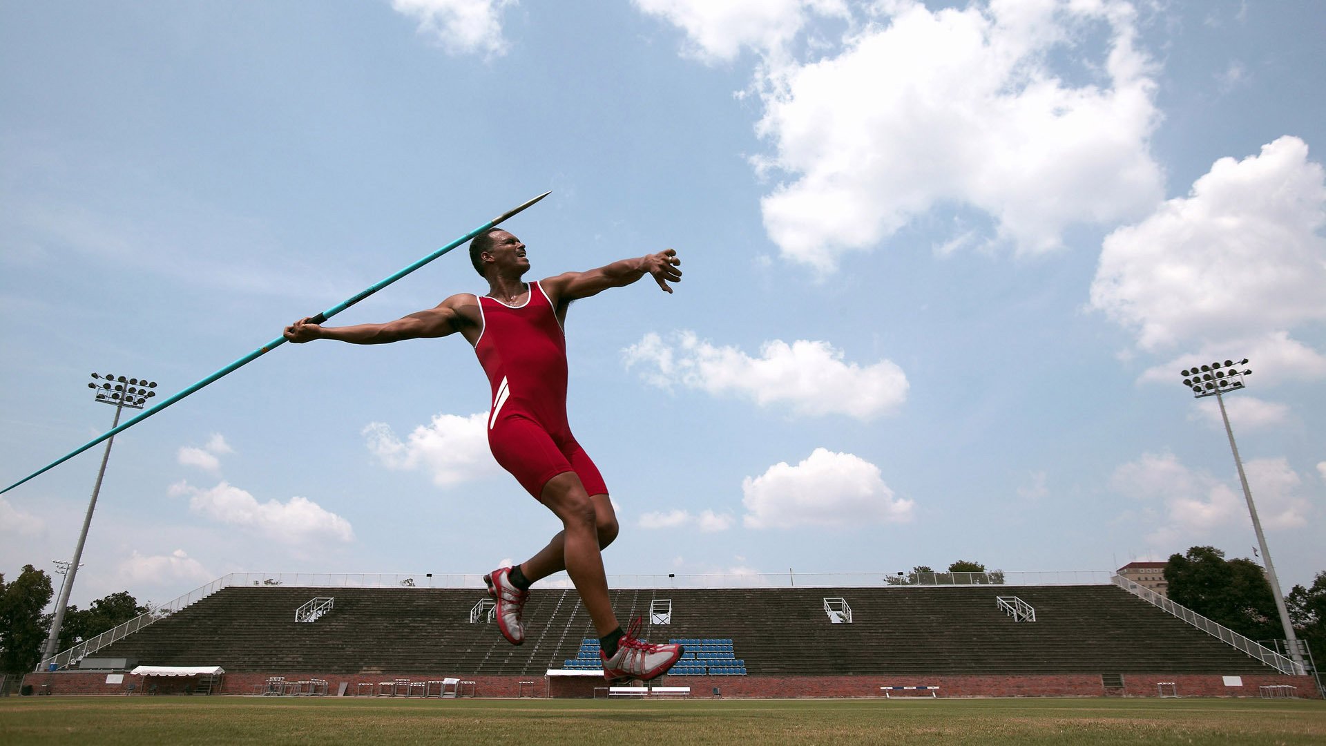 曼城对阵冰岛，加克波的压制级发挥，一场战术与意志的完美交响